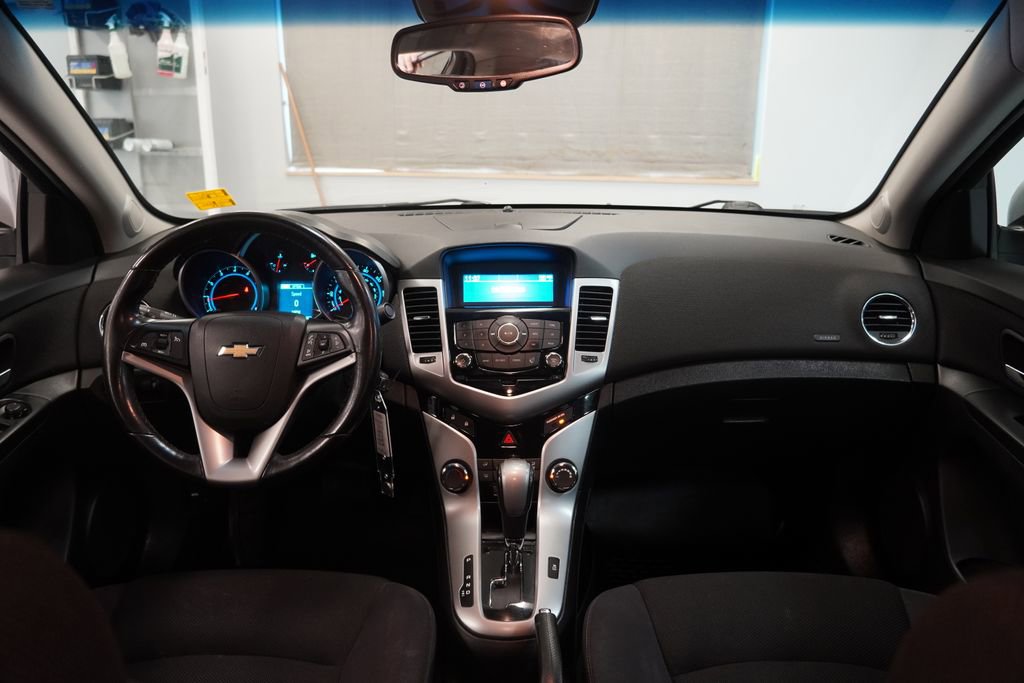 Used 2013 Chevrolet Cruze LT image 18