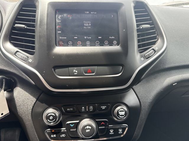 Used 2020 Jeep Cherokee Latitude FWD image 17