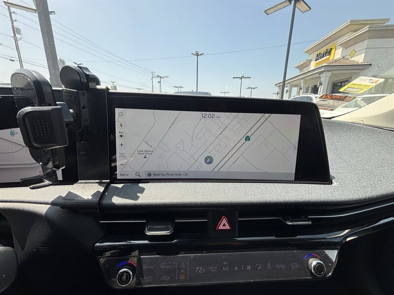 Used 2022 Kia EV6 Wind RWD image 24