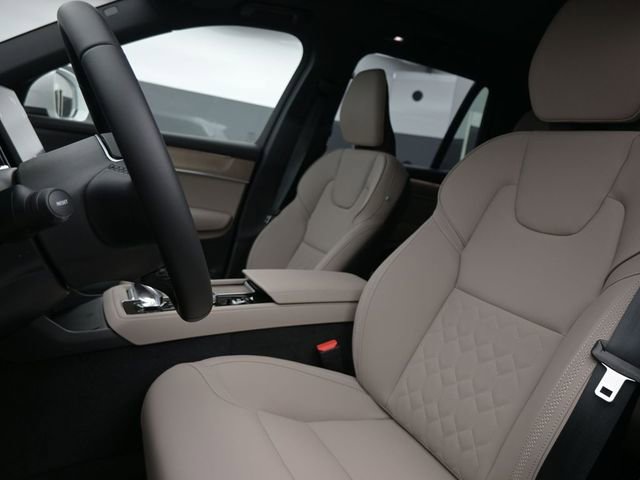 New 2026 Volvo XC90 B6 Plus image 9