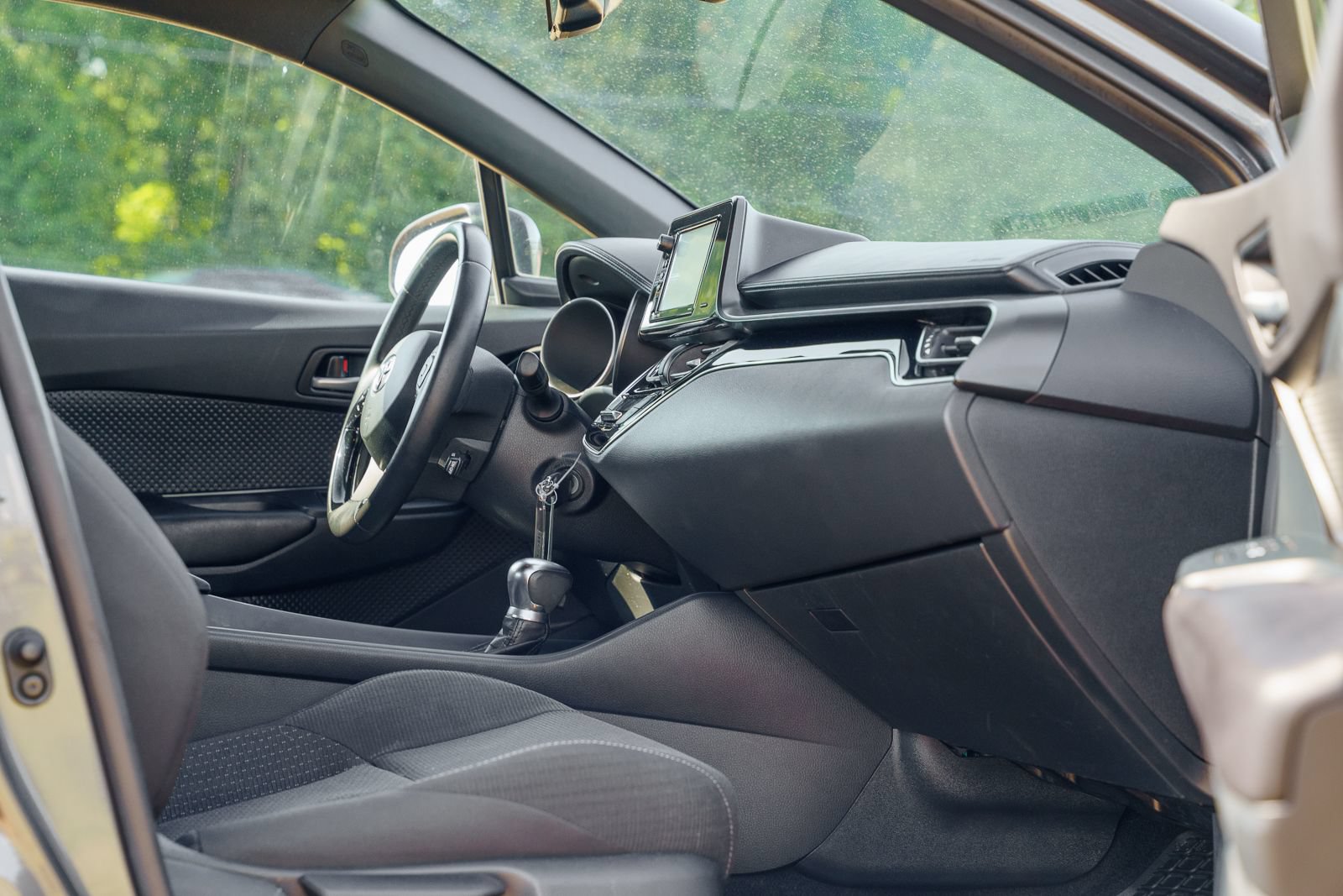Used 2018 Toyota C-HR XLE FWD image 14