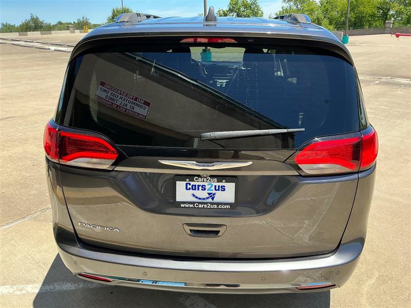 Used 2018 Chrysler Pacifica Touring-L FWD image 6