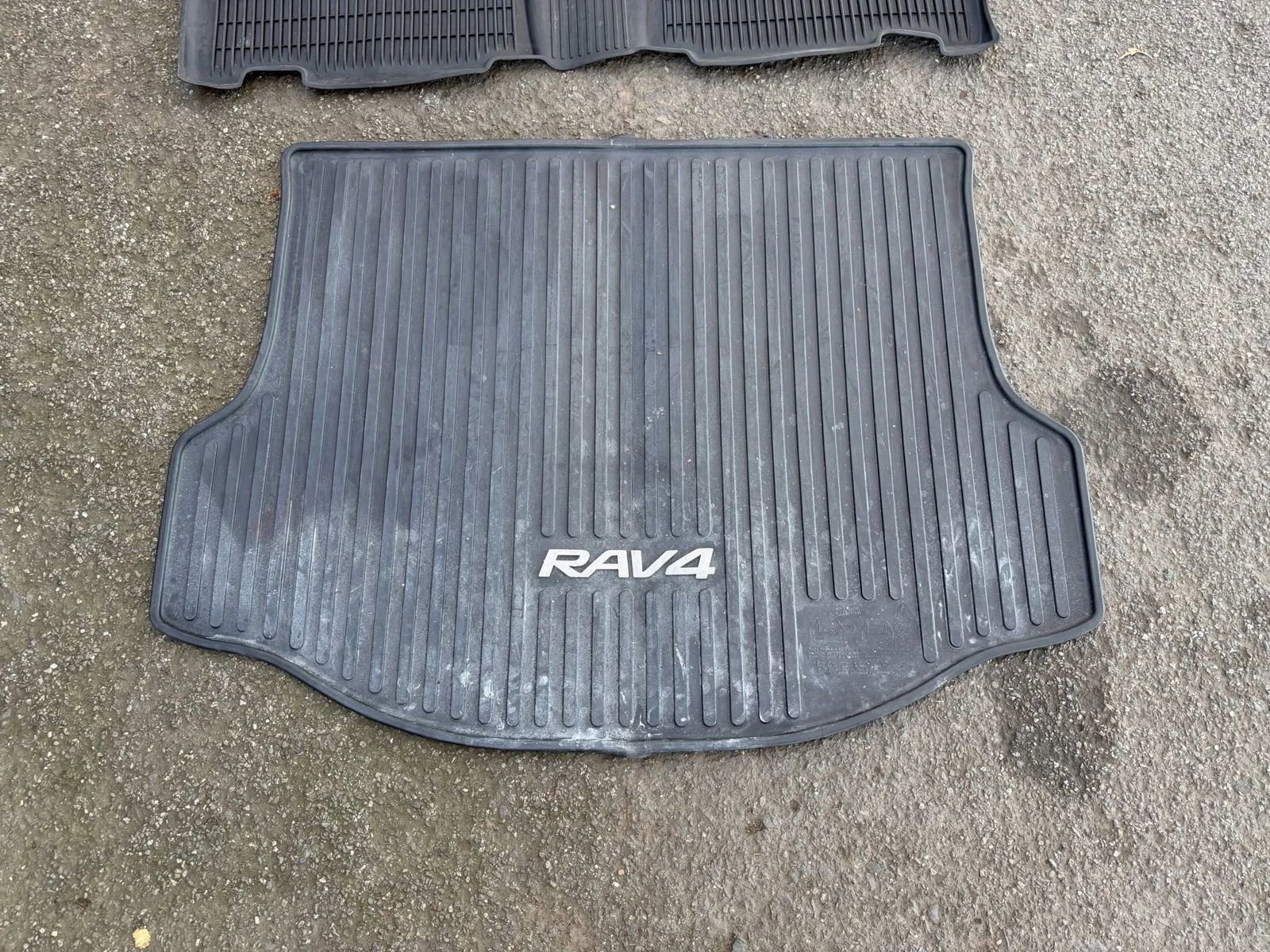 Used 2016 Toyota RAV4 SE FWD image 35