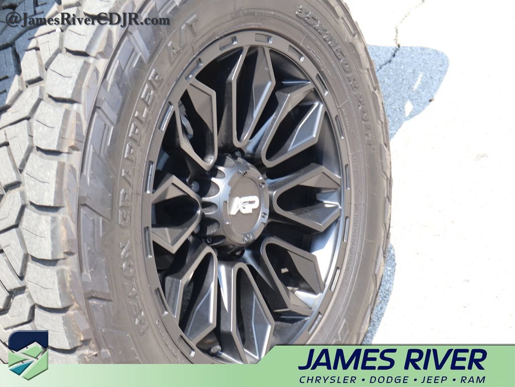 Used 2025 RAM 2500 Big Horn AWD/4WD image 33