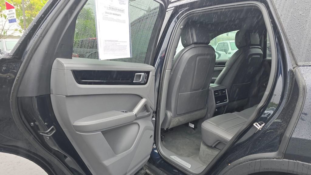 Used 2022 Porsche Cayenne E-Hybrid AWD/4WD image 15