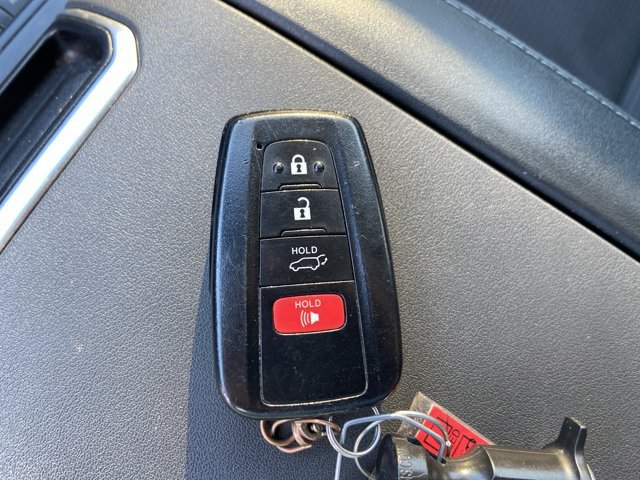 Used 2023 Toyota Highlander LE AWD/4WD image 46