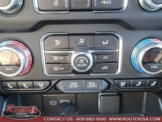 Used 2024 GMC Yukon SLT AWD/4WD image 24