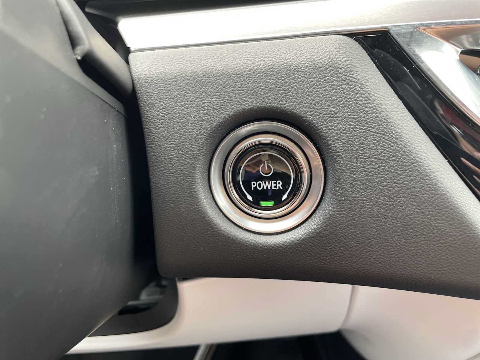 Certified 2024 Cadillac Lyriq Luxury AWD/4WD image 18