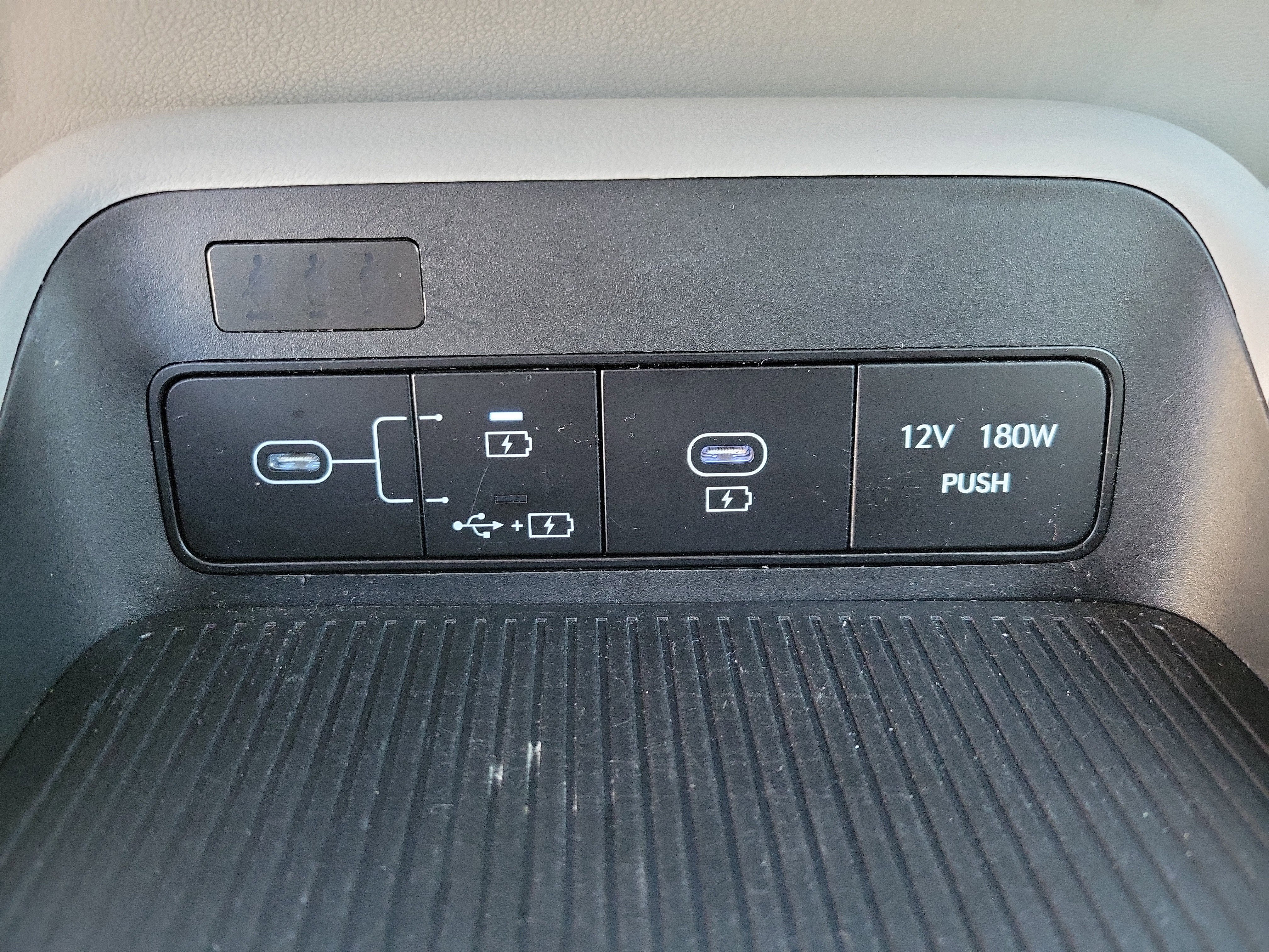 Used 2024 Hyundai Kona SE image 13