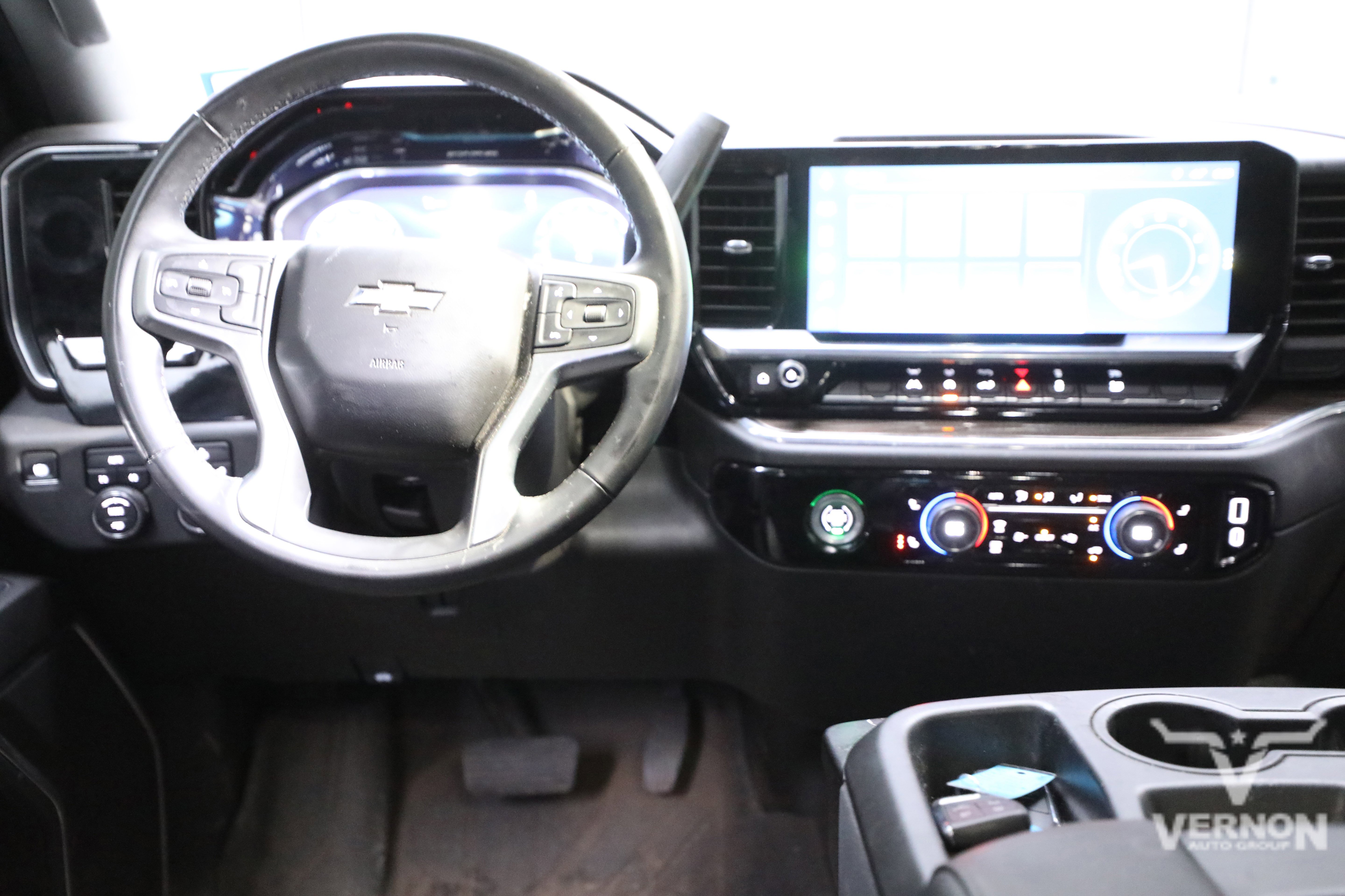 Used 2024 Chevrolet Silverado 1500 LT image 8