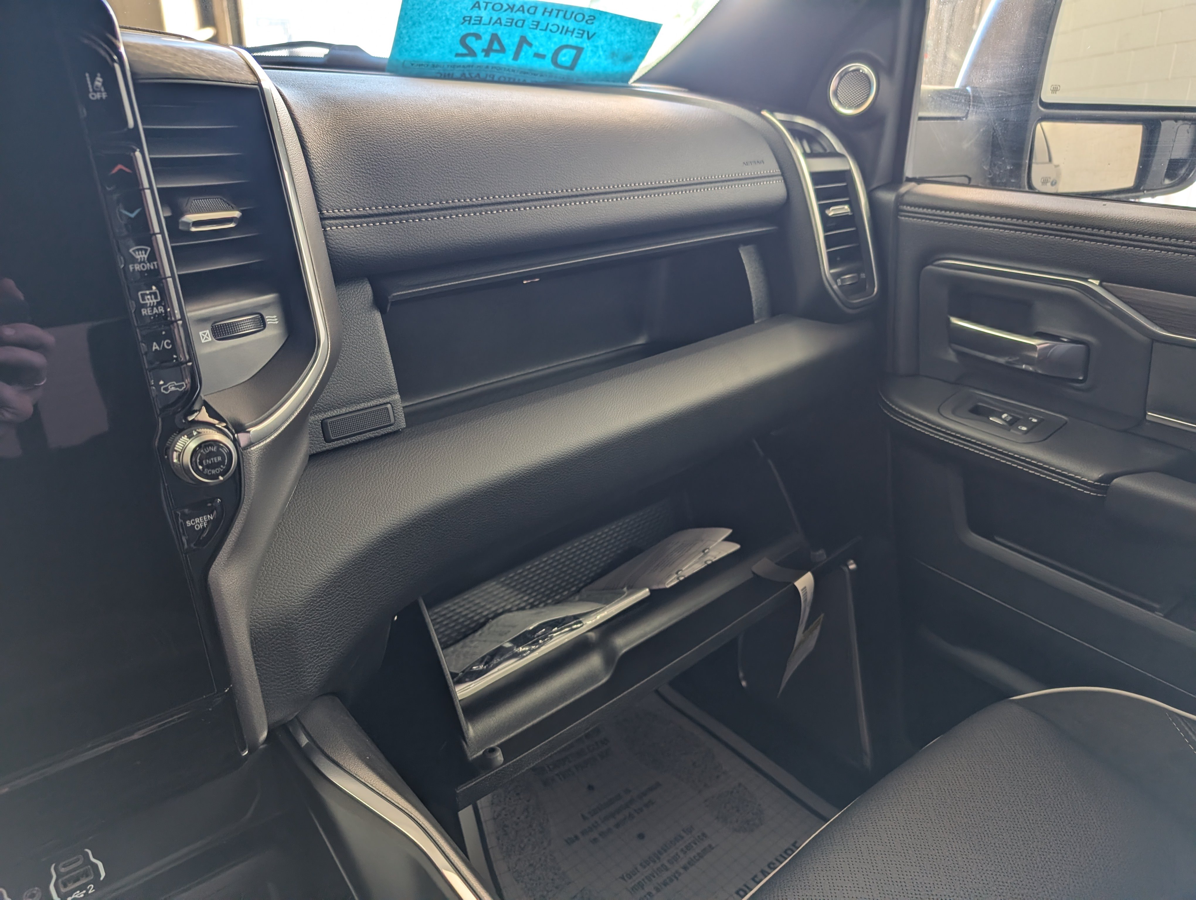 New 2026 RAM 2500 Laramie AWD/4WD image 21