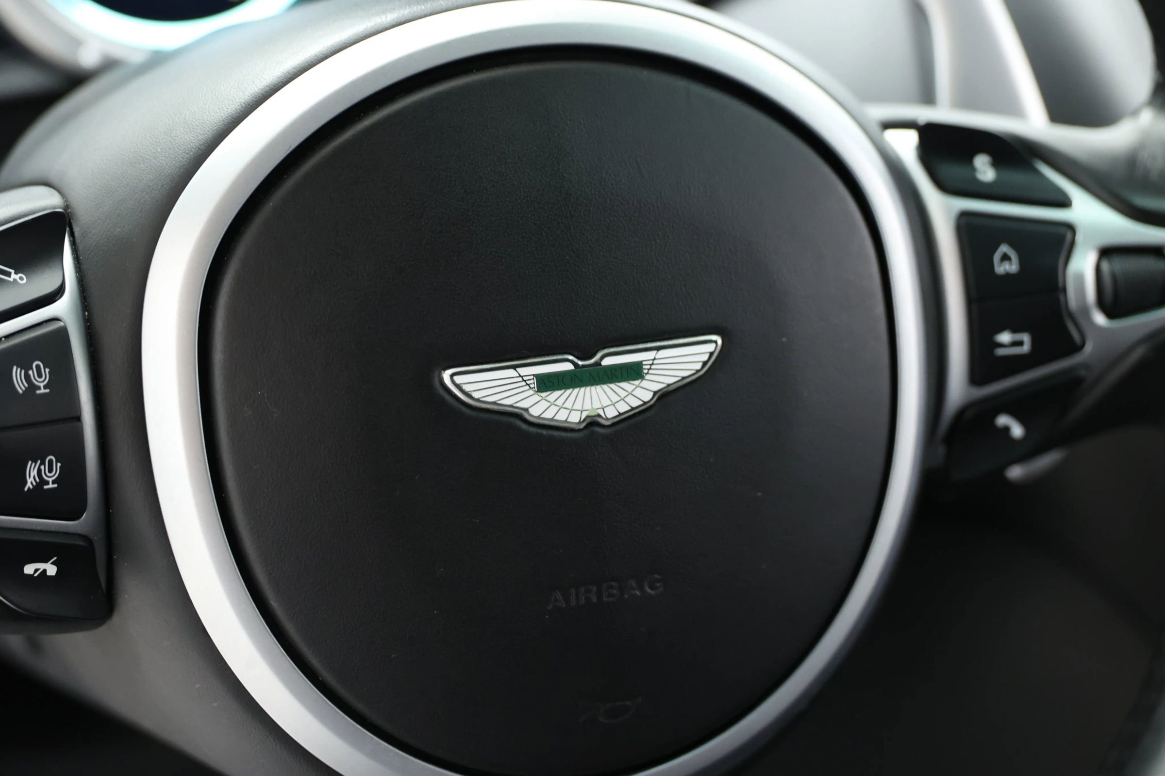 Used 2018 Aston Martin DB11 Coupe image 22