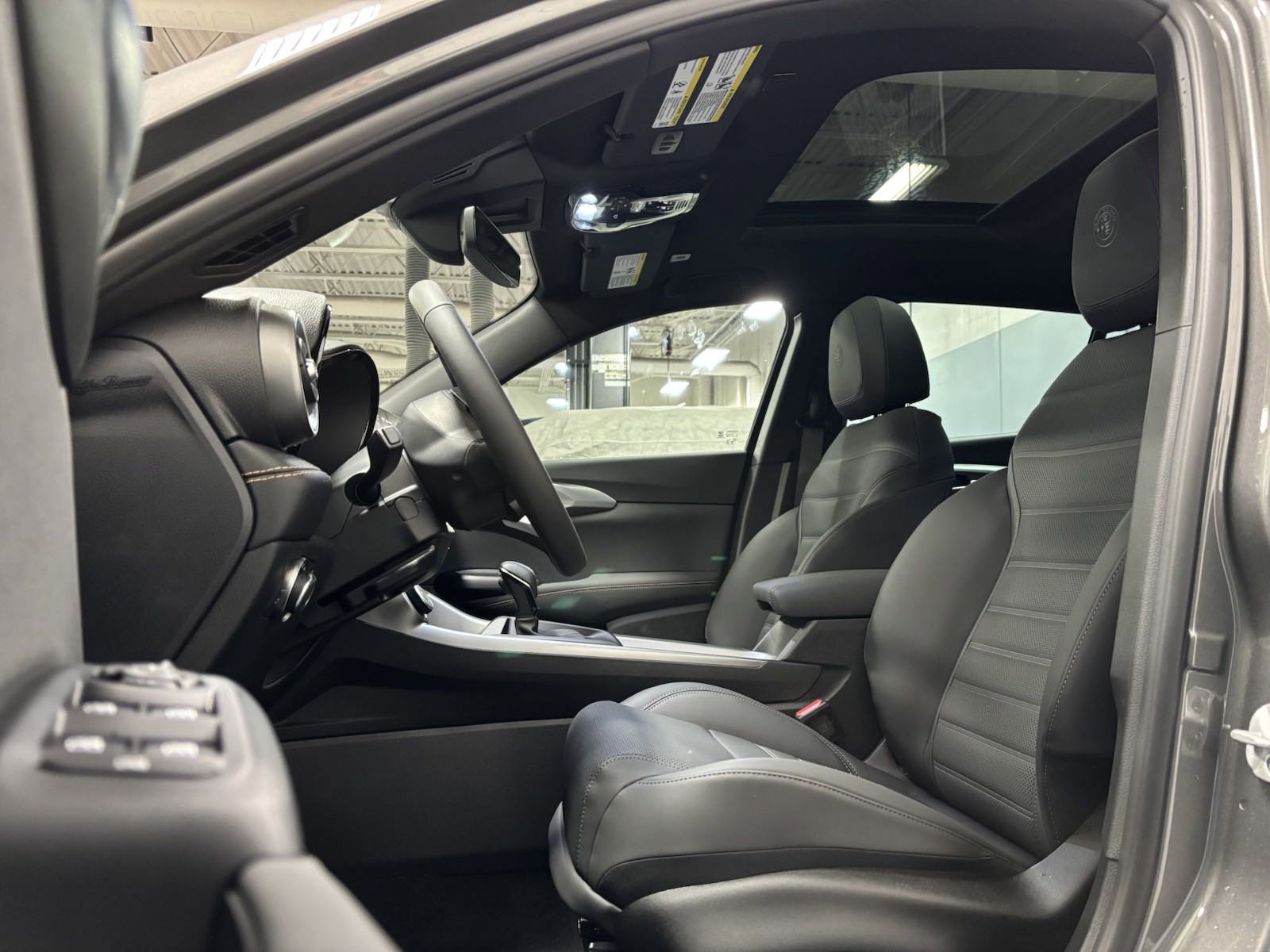 New 2025 Alfa Romeo Tonale w/ Premium Package image 3