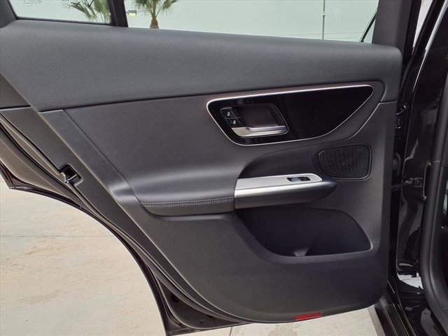 Used 2025 Mercedes-Benz GLC 300 image 18