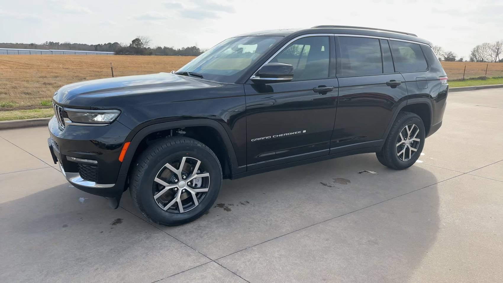 New 2025 Jeep Grand Cherokee L Limited w/ Trailer Tow Package AWD/4WD image 5