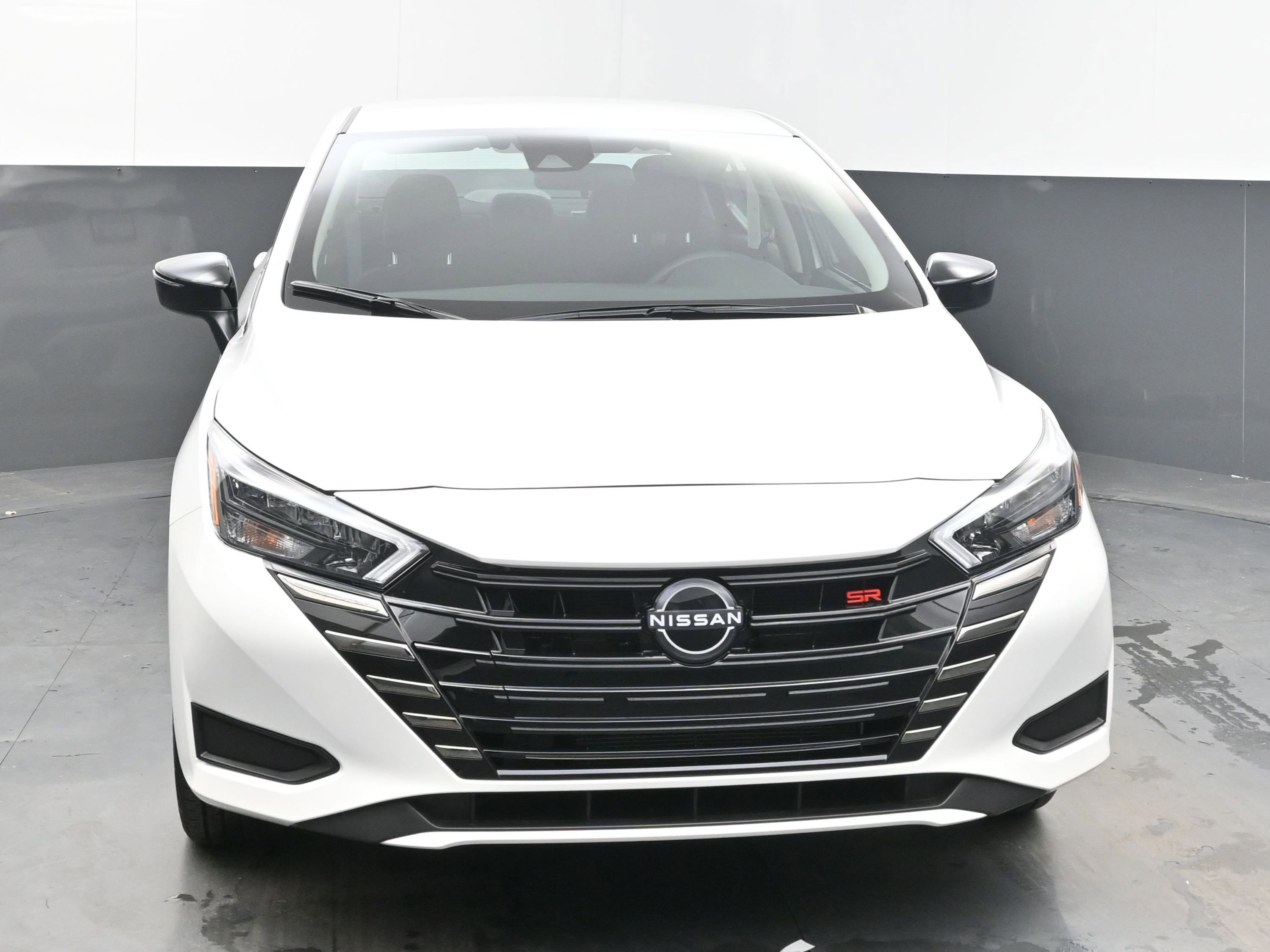 Certified 2025 Nissan Versa SR w/ Trunk Package image 2