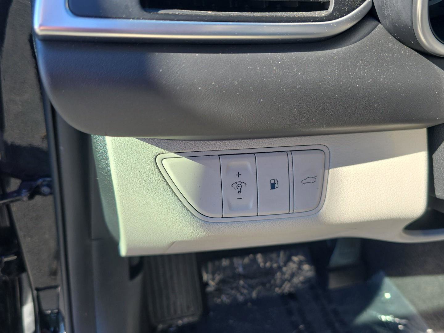 Used 2023 Genesis G70 2.0T image 11