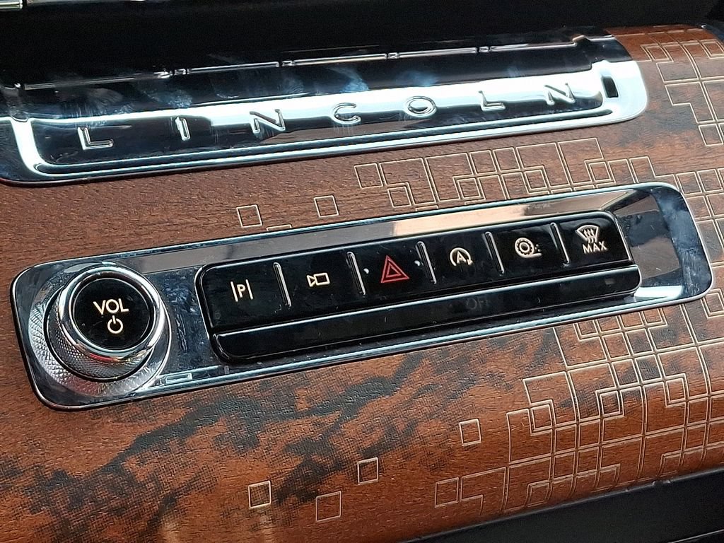 Used 2025 Lincoln Aviator Black Label AWD/4WD image 26