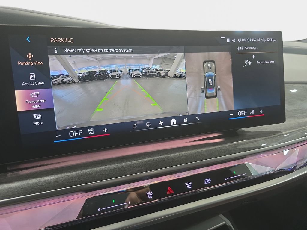 Certified 2023 BMW i7 xDrive60 w/ Executive Package 2 AWD/4WD image 18