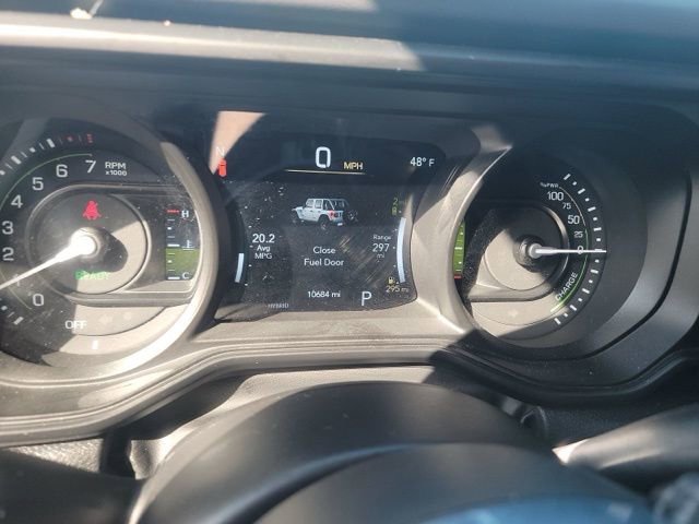 Used 2025 Jeep Wrangler Sahara 4xe image 12