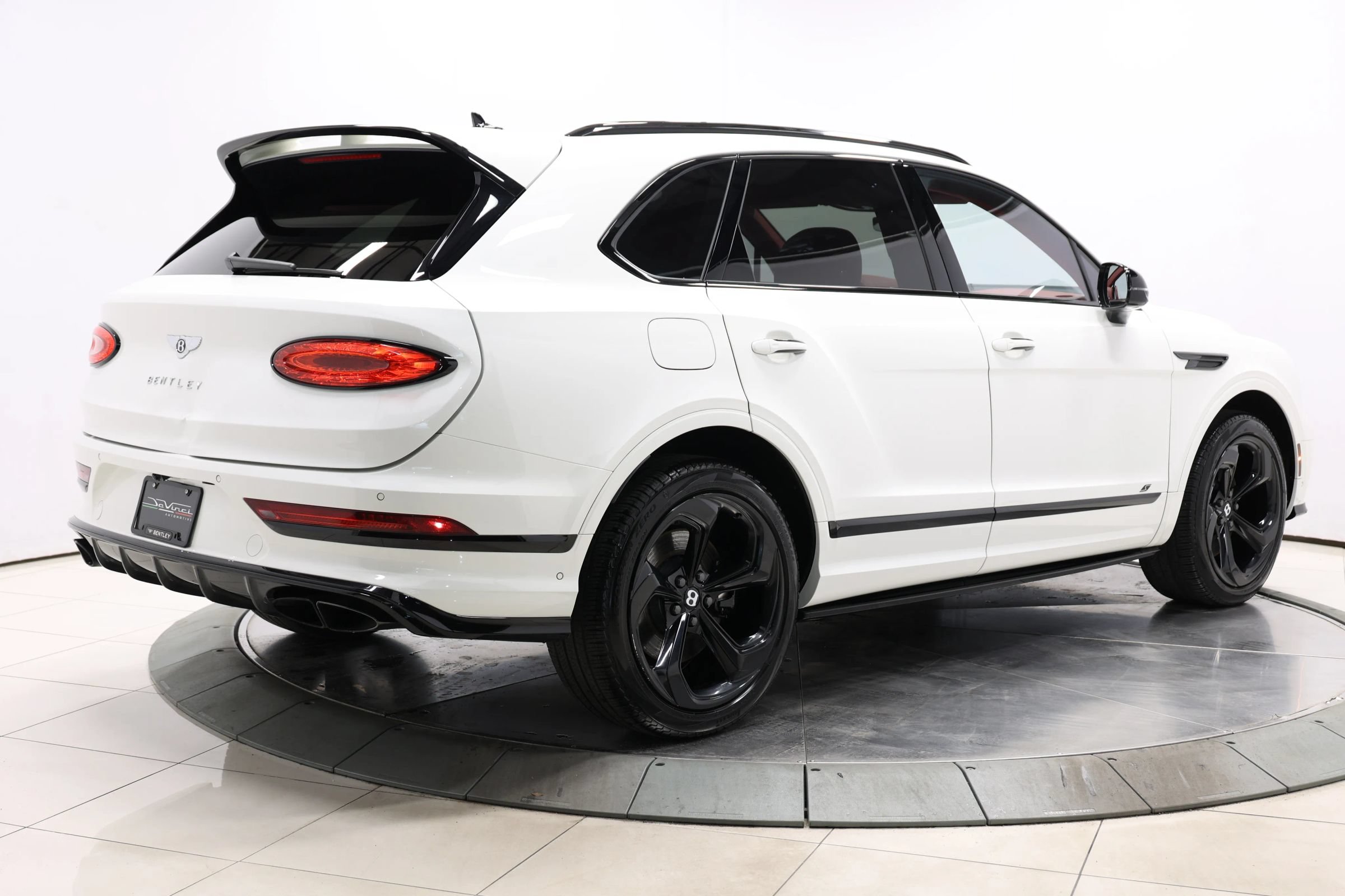 Used 2022 Bentley Bentayga AWD/4WD image 4