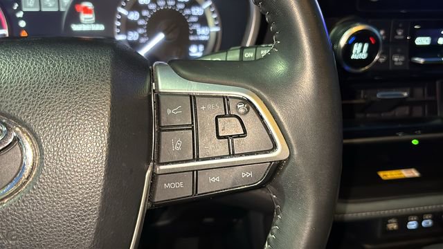 Used 2023 Toyota Highlander XLE w/ Protection Package #3 (TMS) image 15