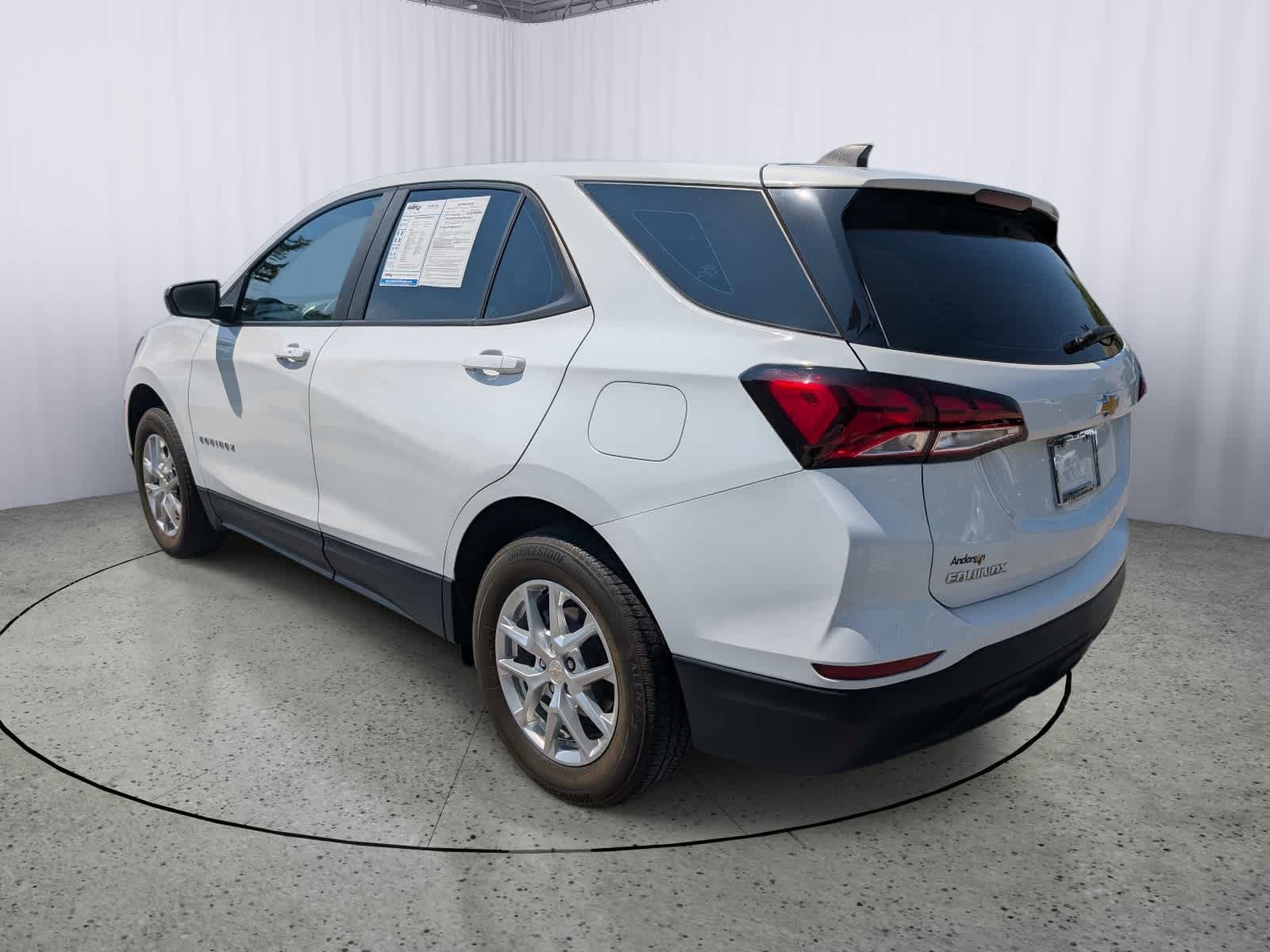 Used 2022 Chevrolet Equinox LS AWD/4WD image 5