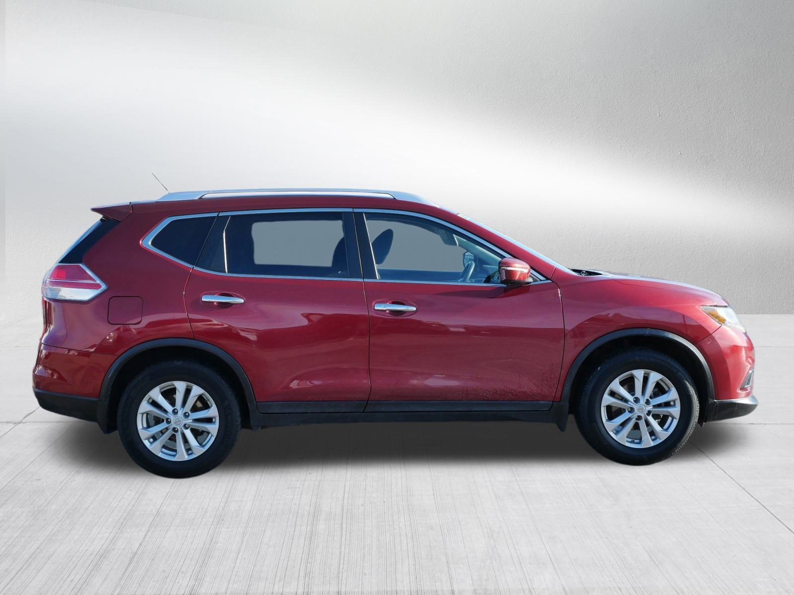 Used 2015 Nissan Rogue SV image 8