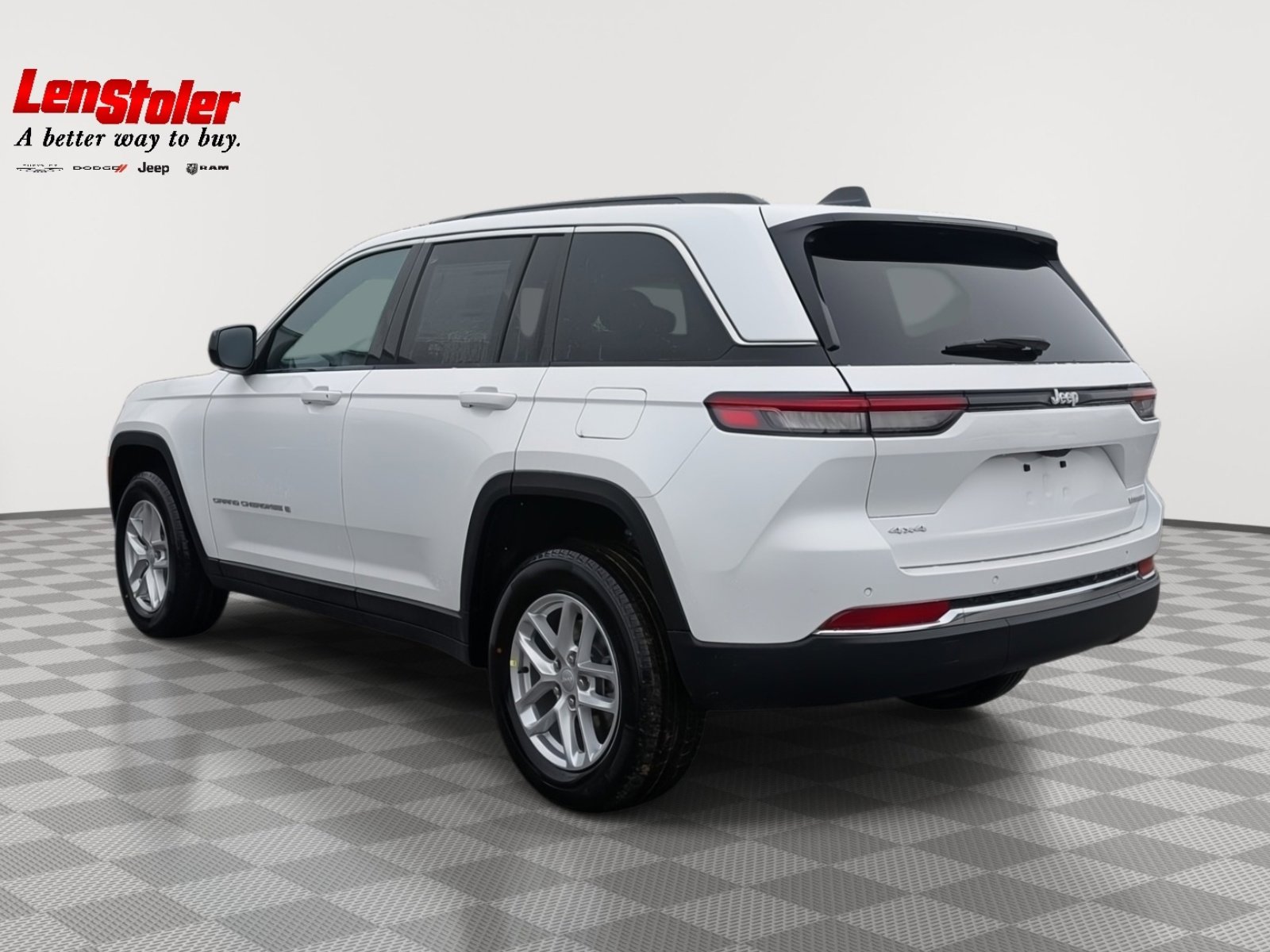 New 2026 Jeep Grand Cherokee Laredo image 2