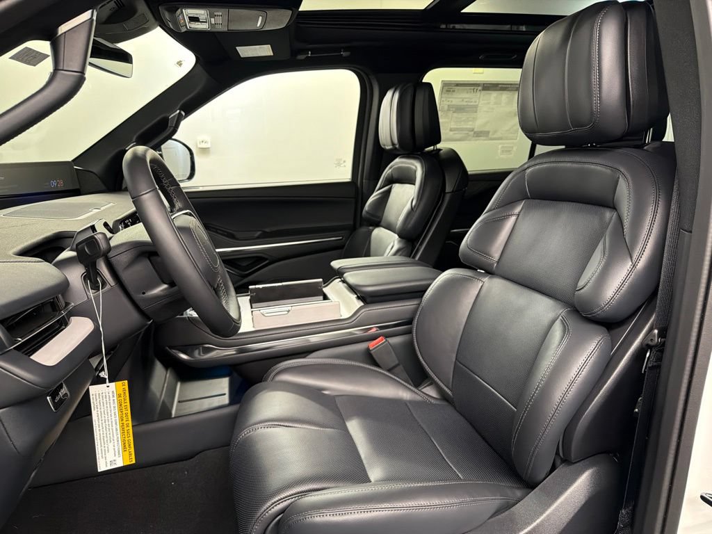 New 2026 Lincoln Navigator Reserve w/ Jet Appearance Package AWD/4WD image 29