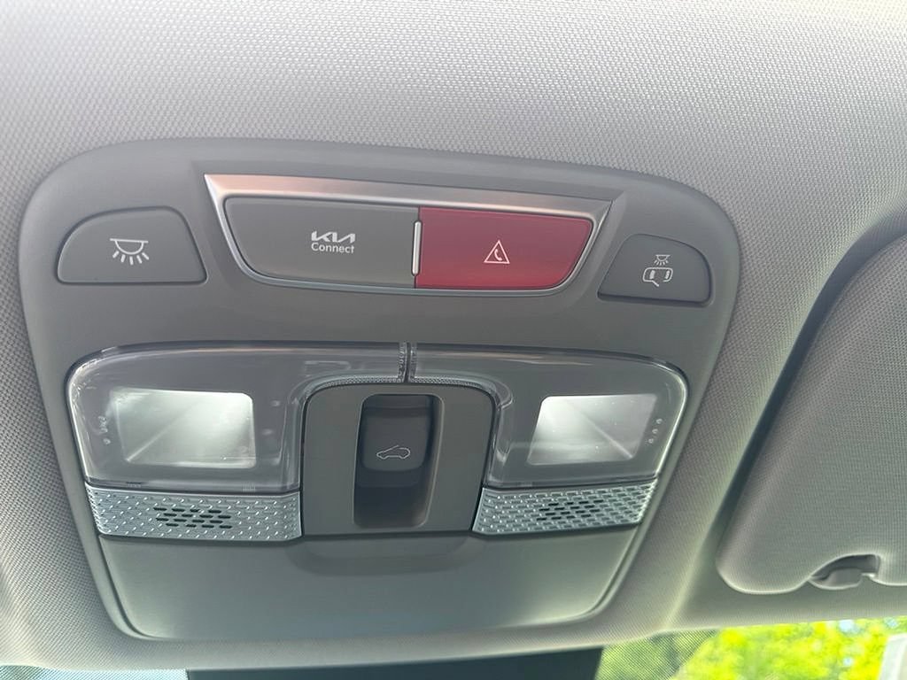 Used 2025 Kia Telluride S FWD image 21