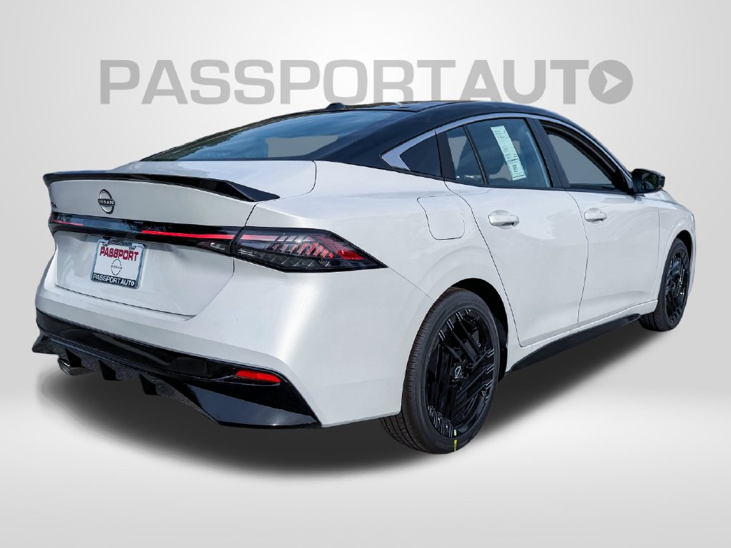 New 2027 Nissan Sentra SR w/ Floor Mat Package FWD image 5