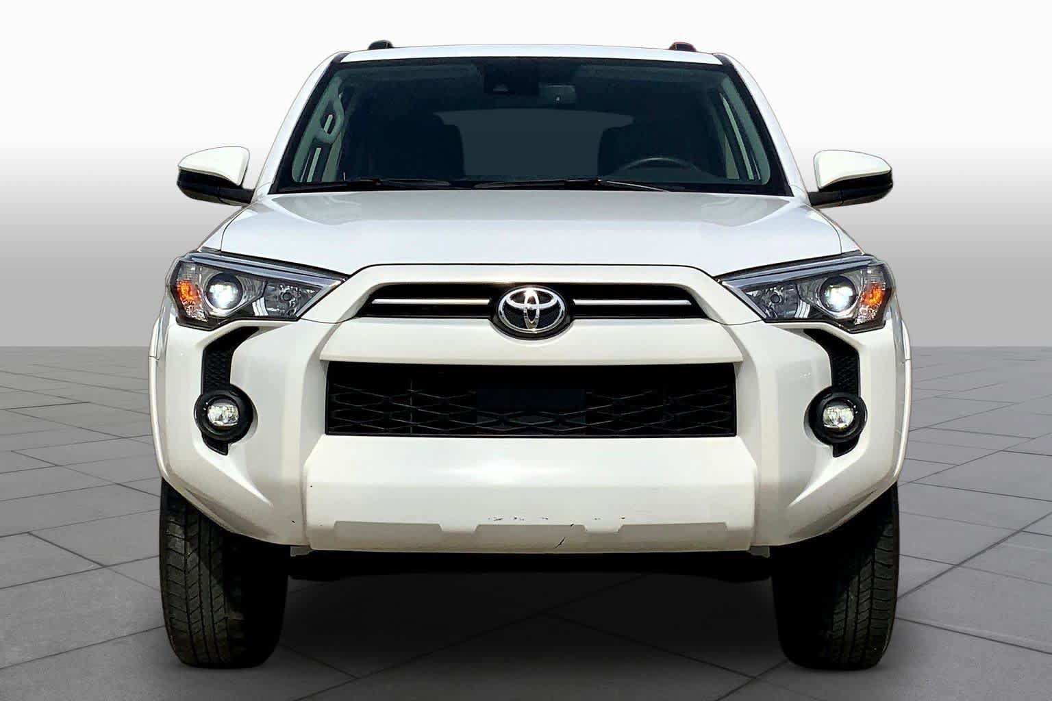 Used 2024 Toyota 4Runner SR5 AWD/4WD image 4