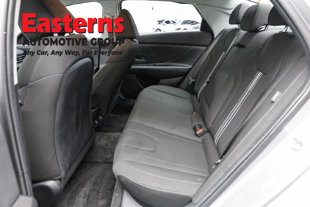 Used 2025 Hyundai Elantra SEL FWD image 23