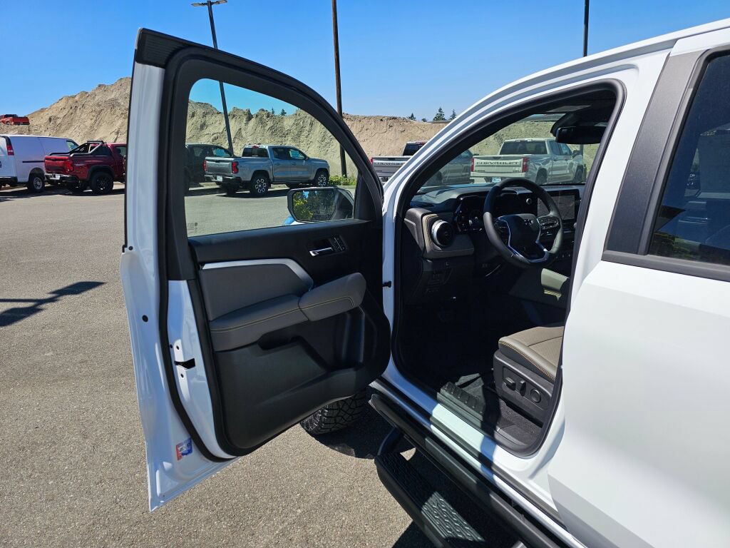 New 2026 Chevrolet Colorado ZR2 w/ Midnight Edition AWD/4WD image 21