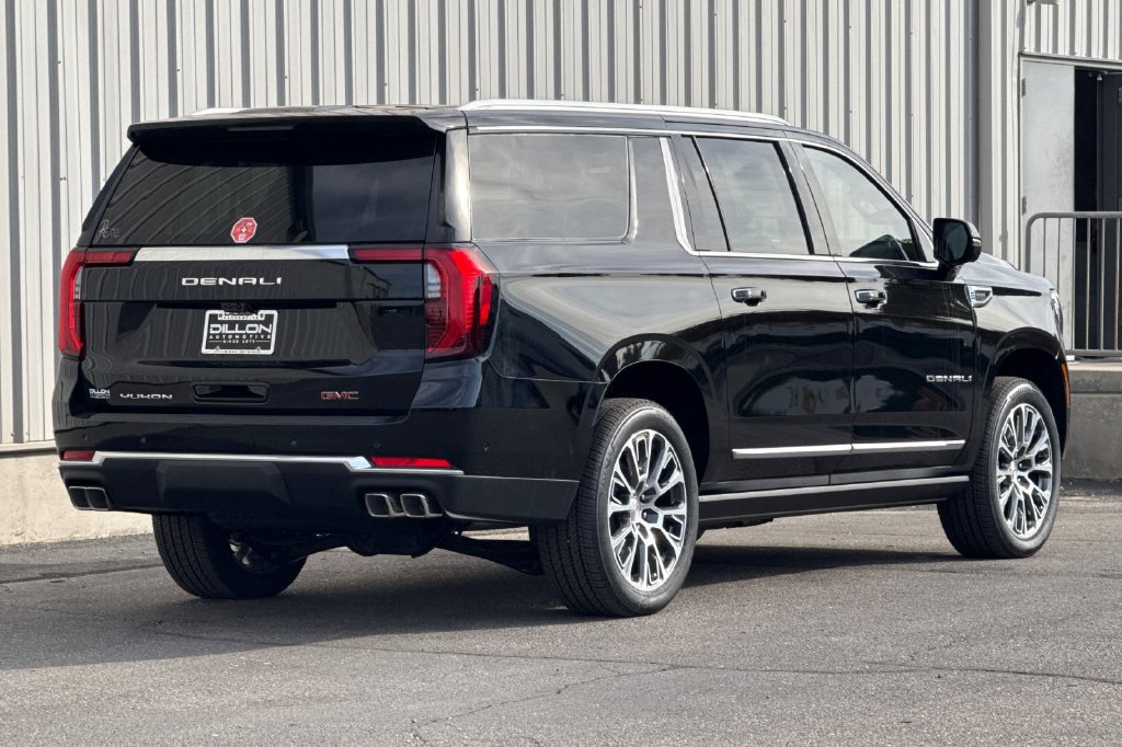 New 2026 GMC Yukon XL Denali w/ Denali Reserve Package RWD image 7