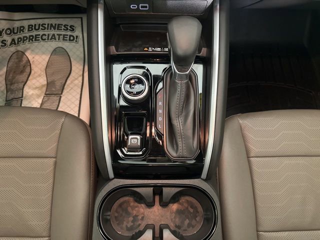 Used 2025 Chevrolet Colorado ZR2 w/ Midnight Edition image 20