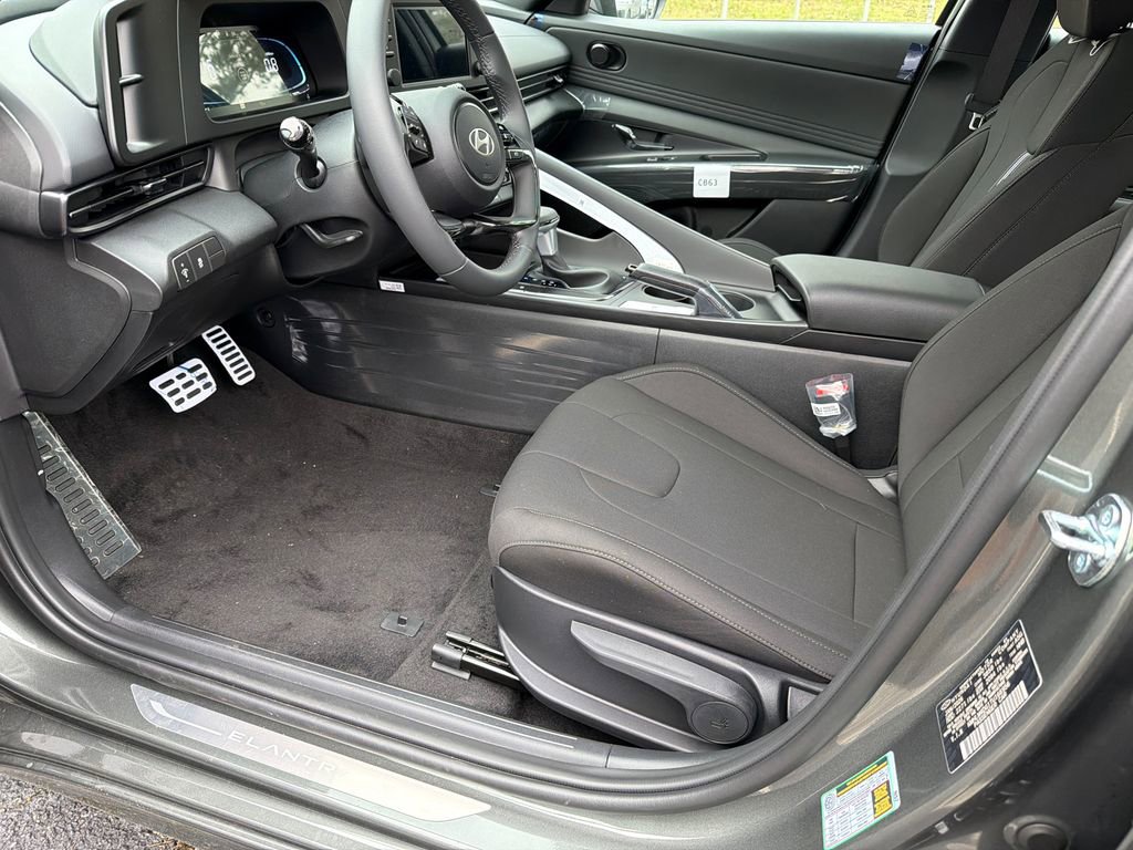 New 2026 Hyundai Elantra Sport FWD image 9