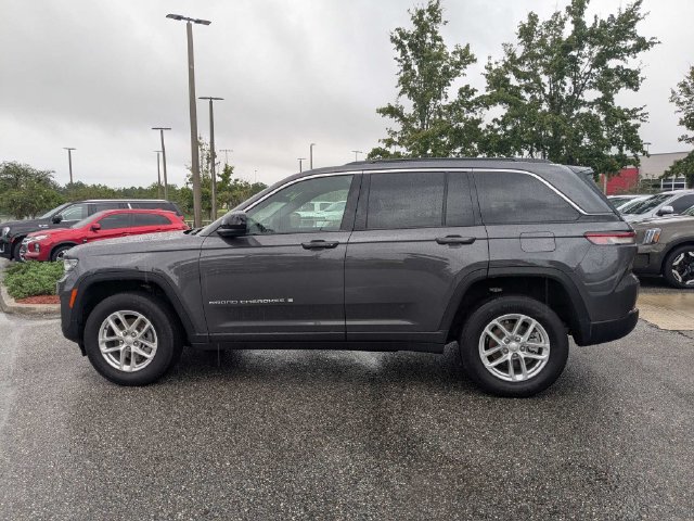 Used 2025 Jeep Grand Cherokee Laredo X RWD image 7
