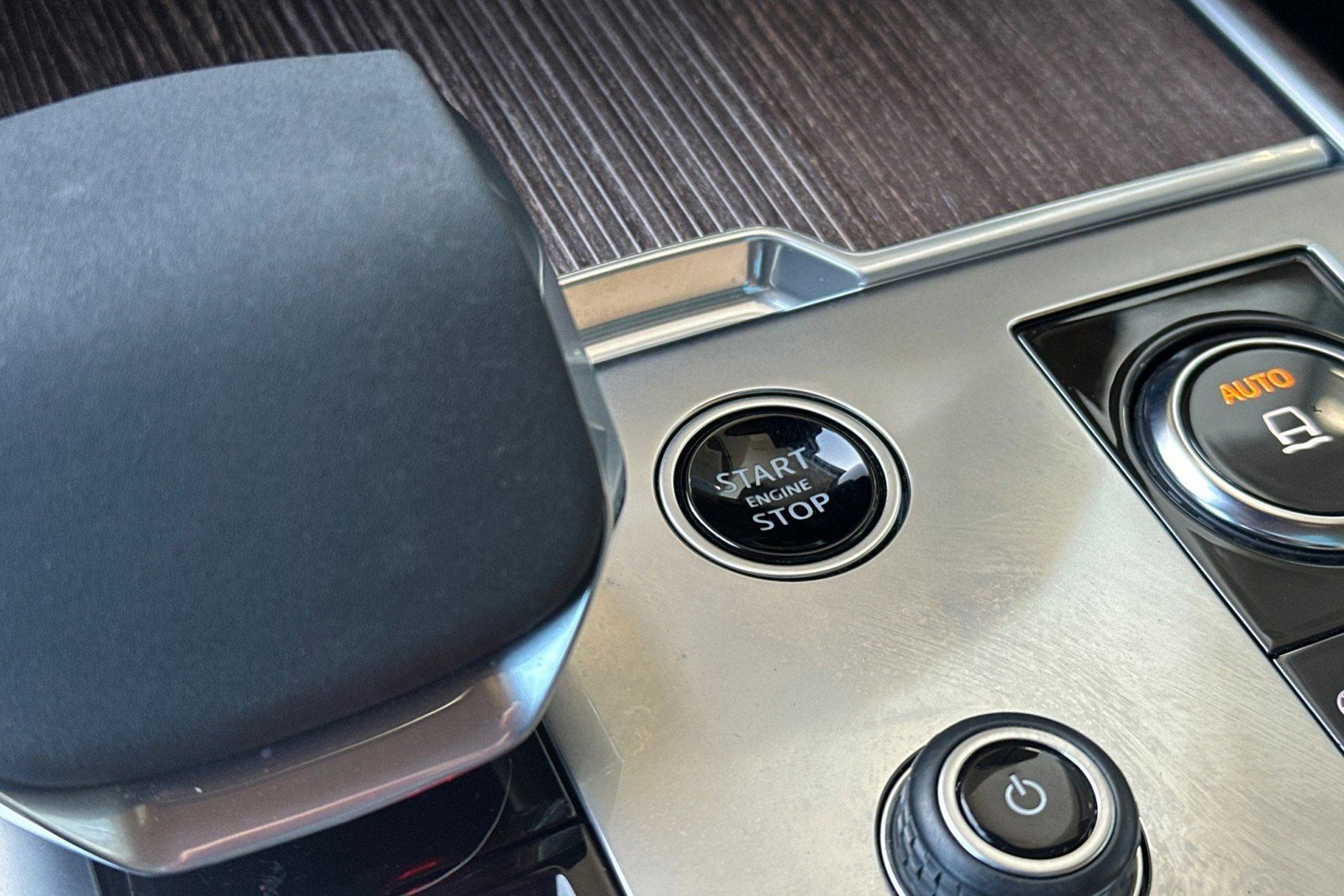 Certified 2023 Land Rover Range Rover Long Wheelbase Autobiography image 37