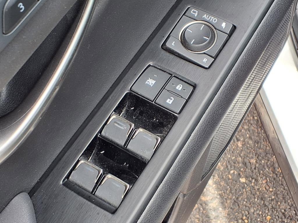 Used 2024 Lexus UX 250h F Sport image 30