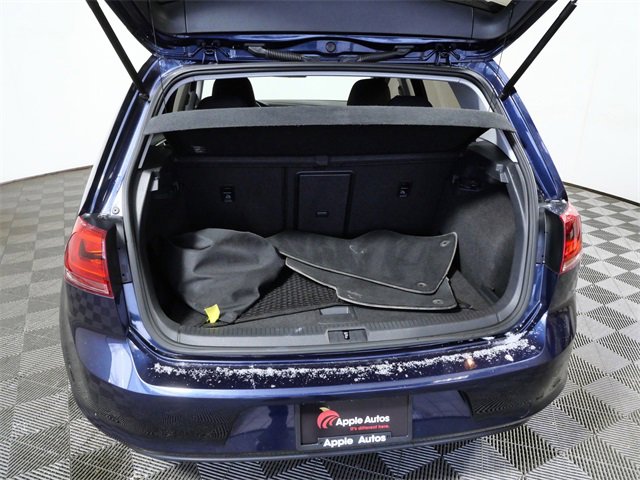 Used 2016 Volkswagen e-Golf SE w/ DC Fast Charging Package image 9