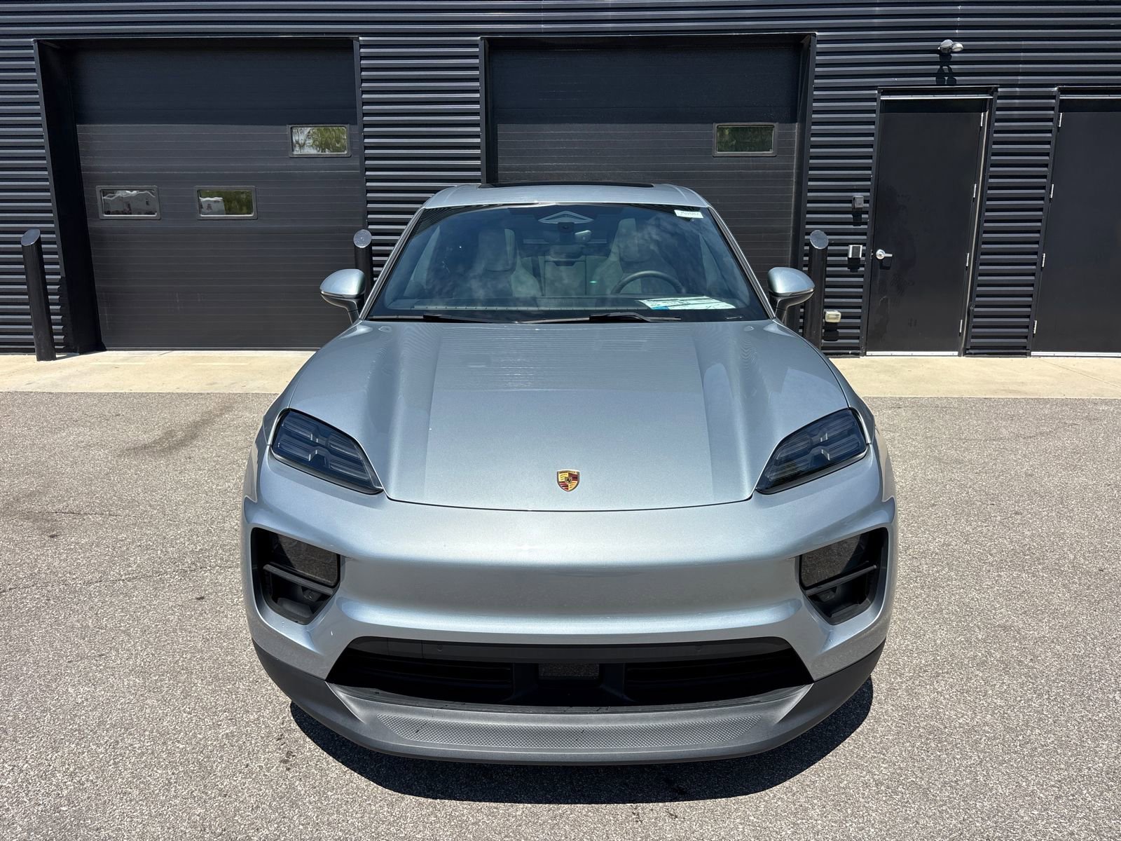 Used 2025 Porsche Macan 4 Electric AWD/4WD image 13