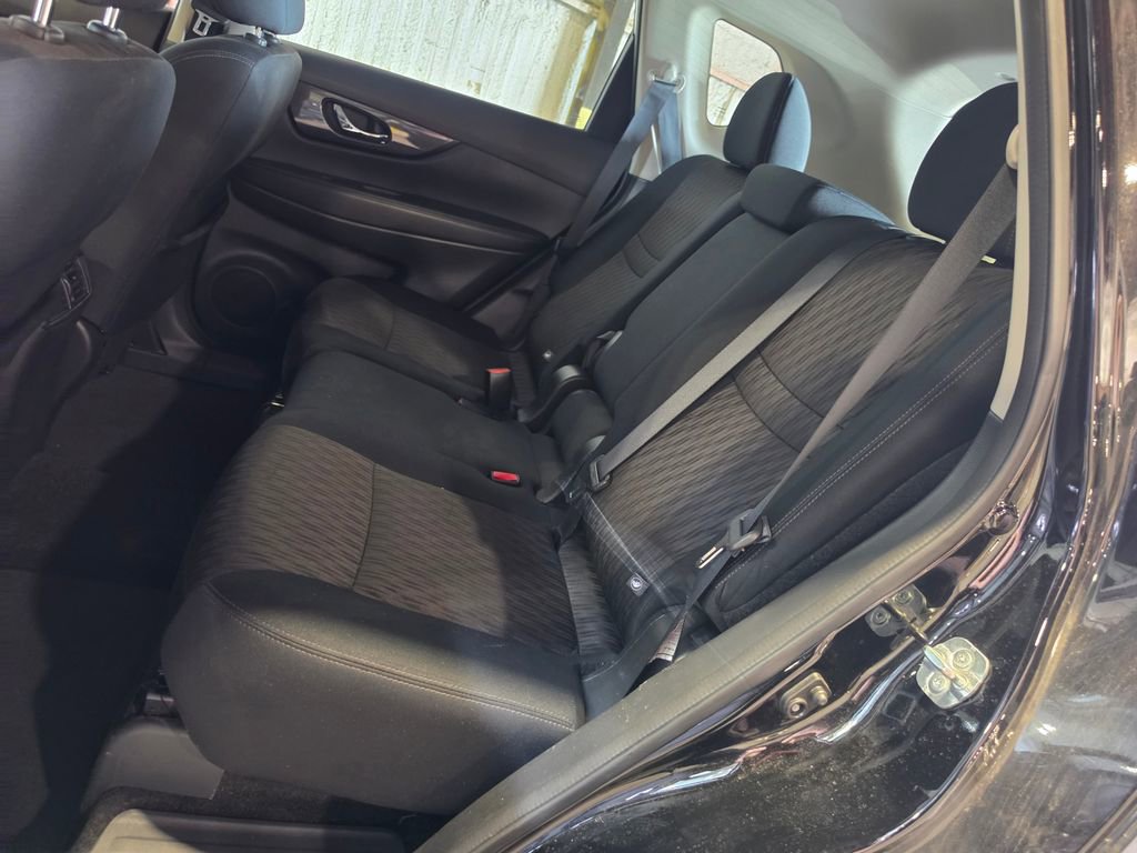 Used 2018 Nissan Rogue S image 7