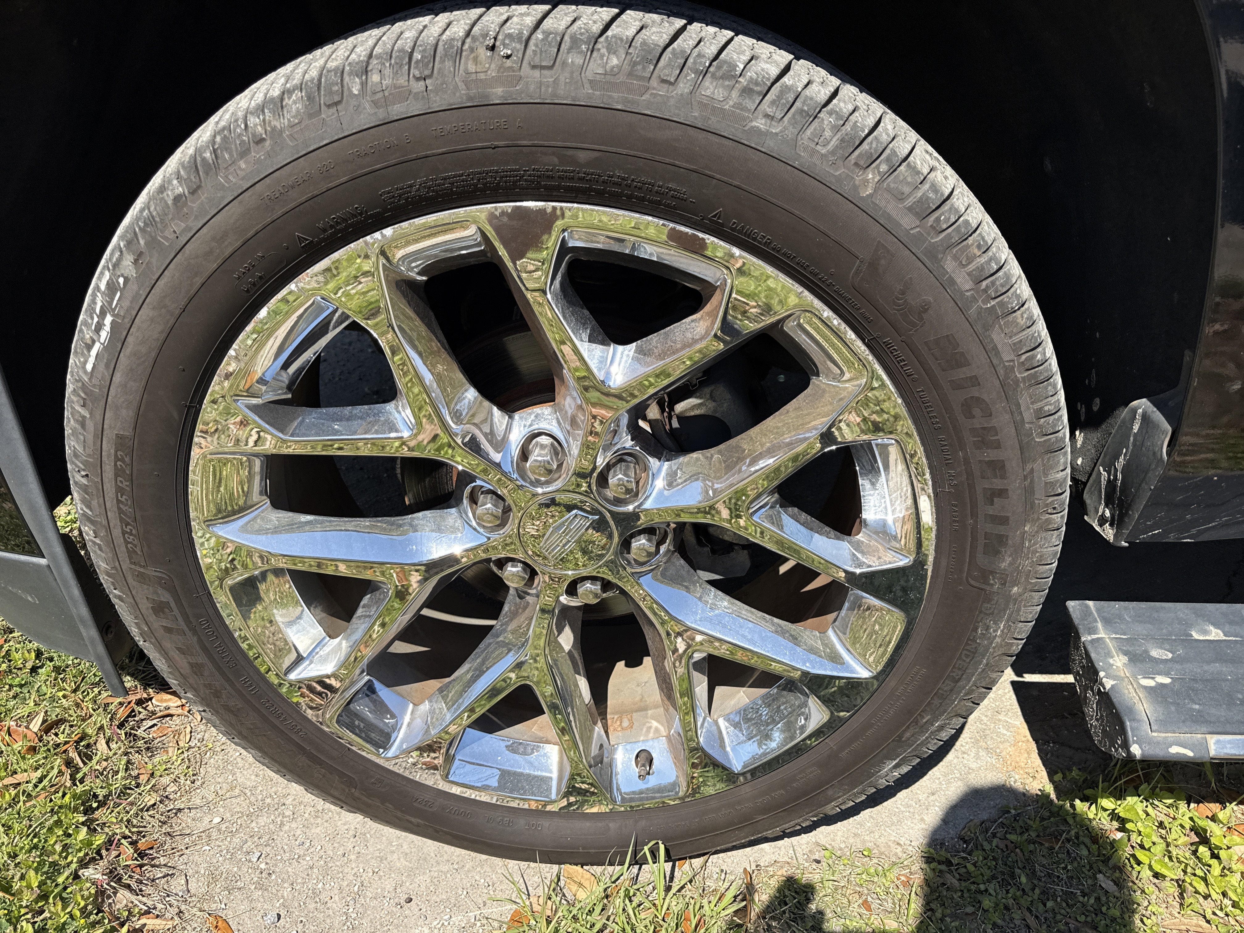 Used 2018 Cadillac Escalade ESV Platinum image 42