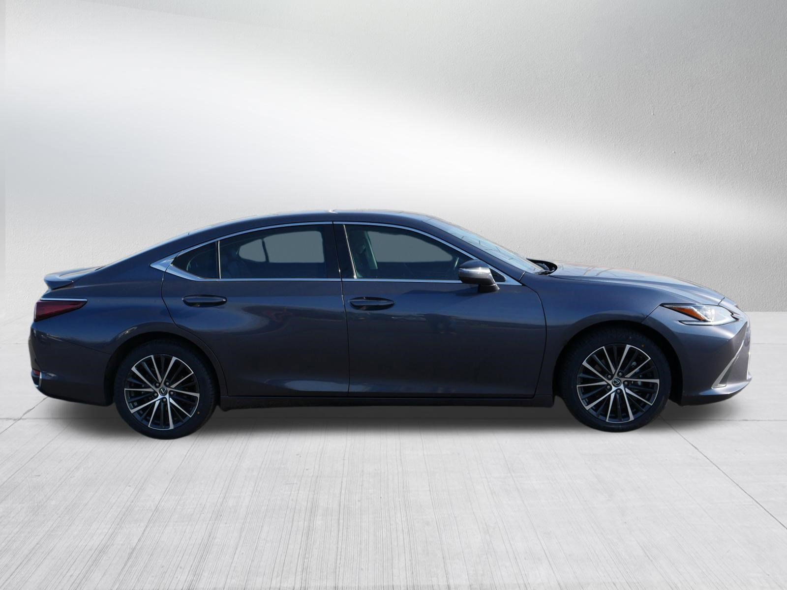 Used 2024 Lexus ES 250 w/ Premium Package image 8