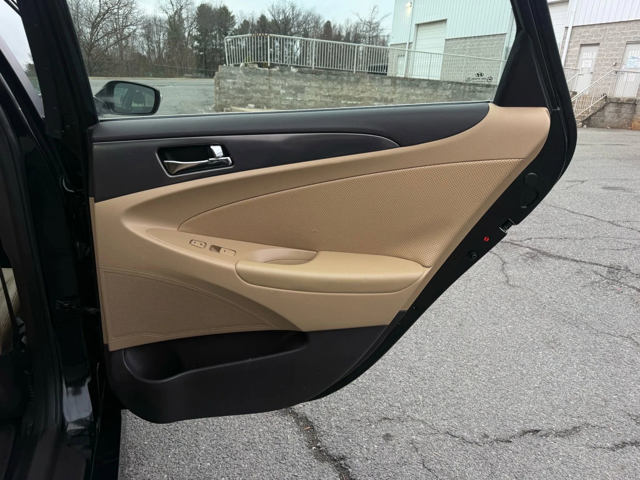 Used 2012 Hyundai Sonata Hybrid w/ Leather Pkg image 27