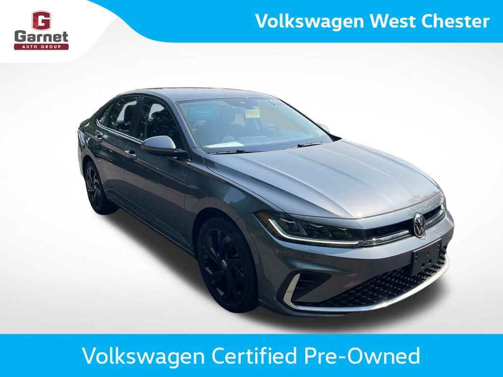 Certified 2025 Volkswagen Jetta SE w/ Black Wheel Package FWD image 8