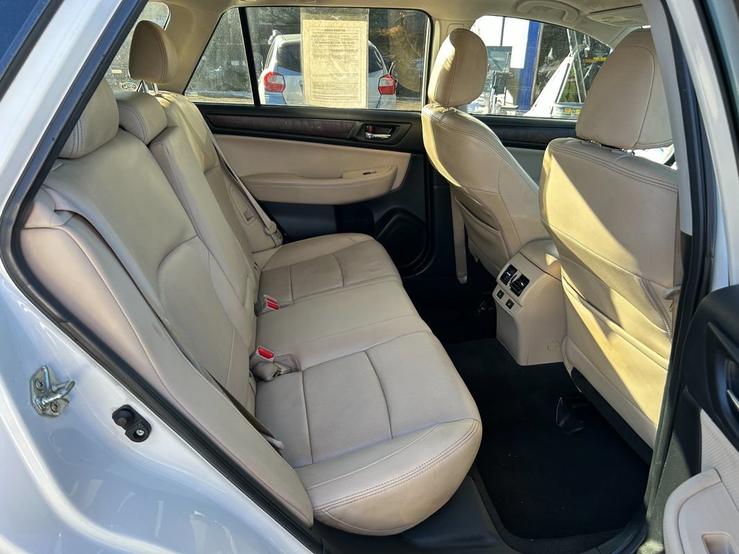 Used 2015 Subaru Outback 3.6R Limited AWD/4WD image 16
