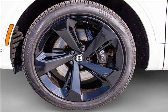 Used 2023 Bentley Bentayga image 9